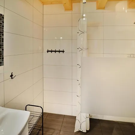 度假居 In Siano Ty Near Beach, Cleaning Included 辛安诺泽蒂